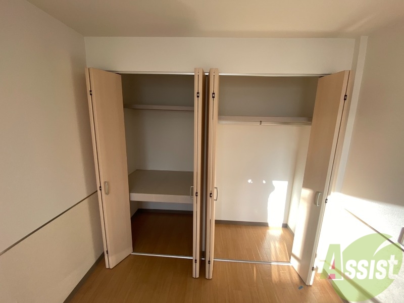 収納　寝室の収納です。部屋がすっきり片付きます。