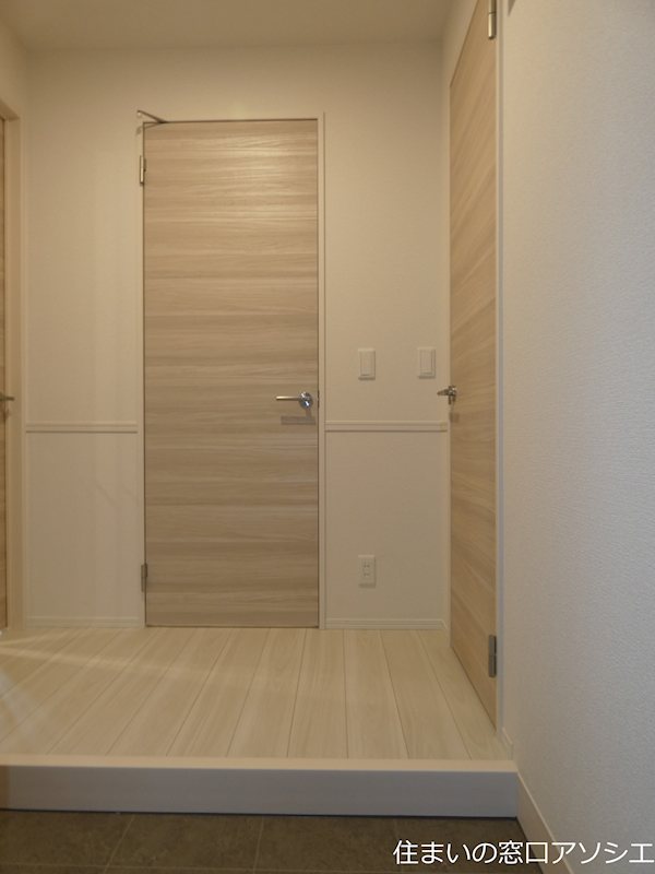 玄関　※写真は同型タイプイメージになります。