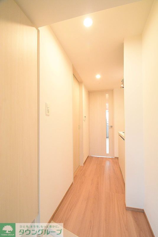 玄関　※カラータイプ異なります