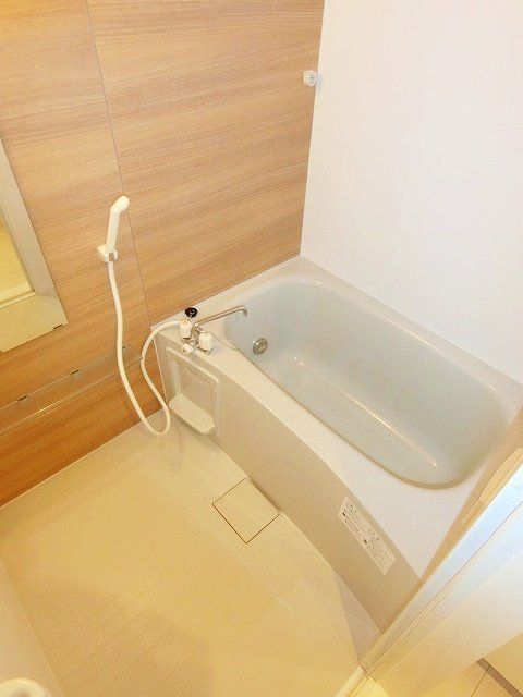 バス・シャワールーム　☆追い焚き・浴室乾燥☆
