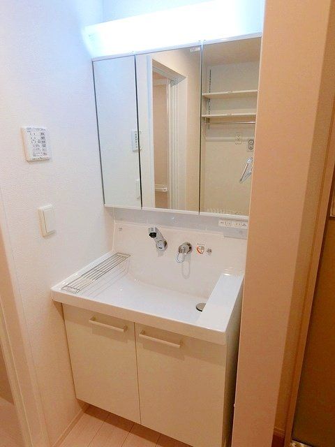 洗面設備　☆シャワー付洗面台☆