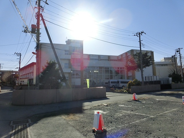 小学校　英宏小学校（小学校）まで730m