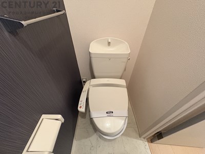 トイレ　温水洗浄暖房便座です☆