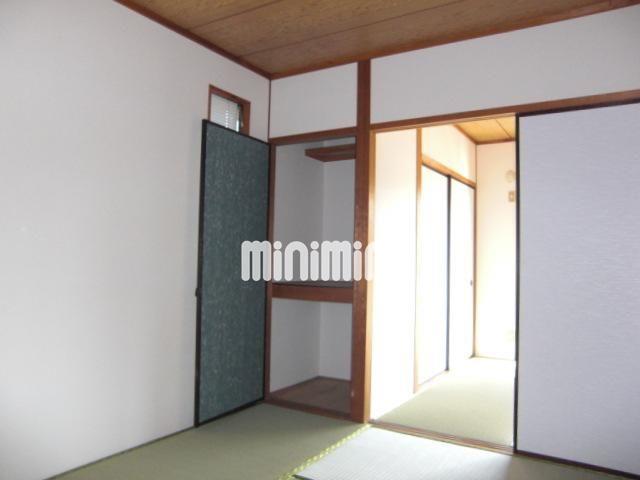 その他設備　和室各室に収納あります。