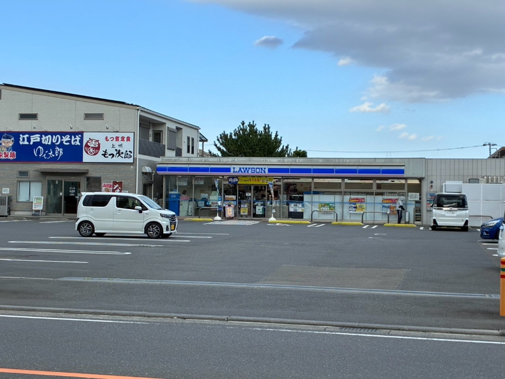 コンビニ　ローソン厚木岡田店（コンビニ）まで146m