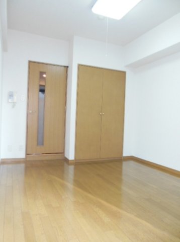 京王線 笹塚駅 徒歩3分 14階建 築28年の居間写真