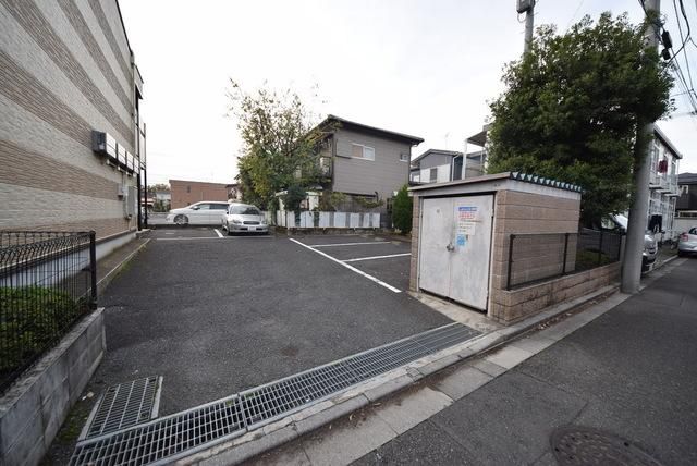 駐車場　敷地内駐車場