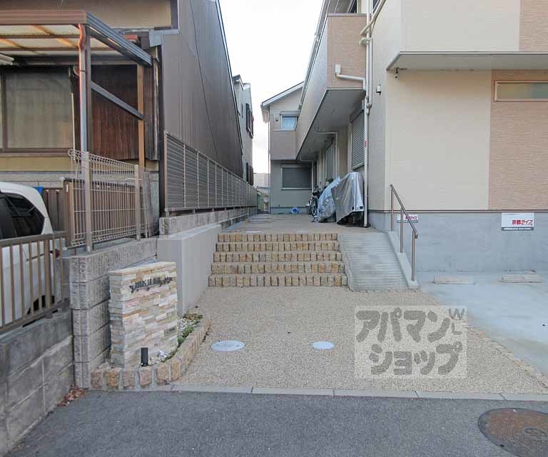 ブール・ラ・レーヌの外観写真