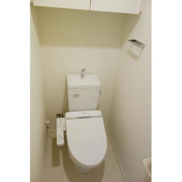 トイレ　※写真は同タイプ住戸です。