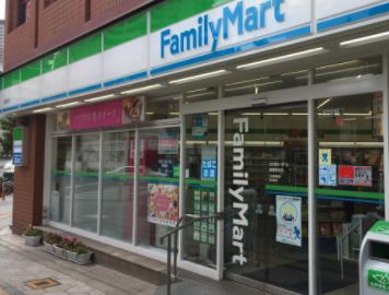 コンビニ　ファミリーマート鶴橋店（コンビニ）まで181m
