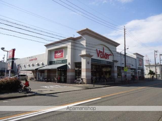 スーパー　バロー港栄店（スーパー）まで855m