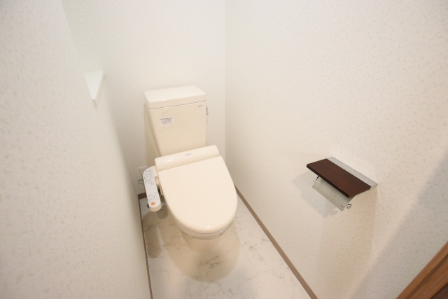トイレ　※別室の参考写真の為、現況優先です。