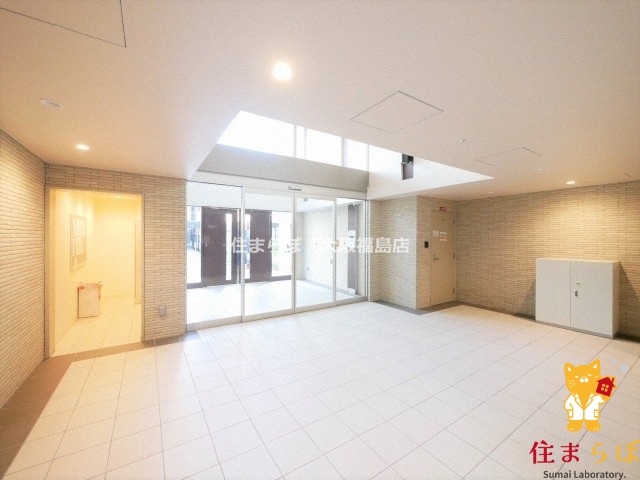 地下鉄御堂筋線 西中島南方駅 徒歩10分 9階建 築11年の外観写真