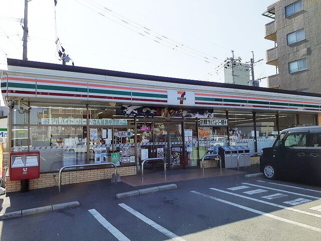 コンビニ　セブンイレブン流通団地店（コンビニ）まで110m