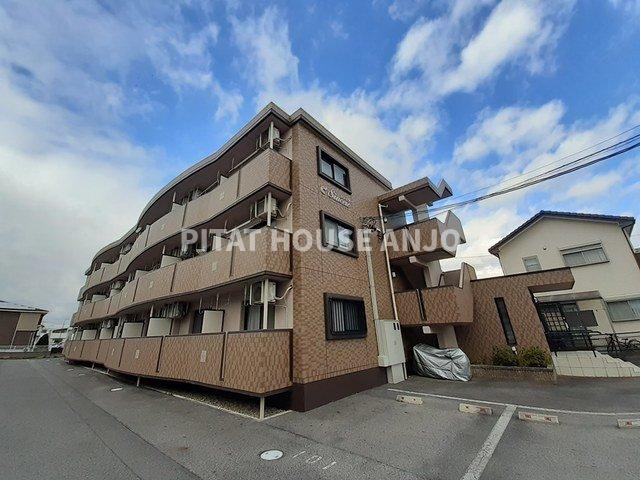 建物外観　落ち着いた雰囲気の外観です