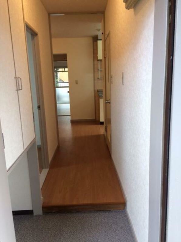 葵マンションの玄関写真