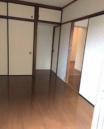 葵マンションの居間写真