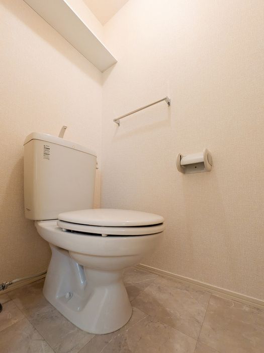 小田急小田原線 小田急相模原駅 徒歩5分 2階建 築15年のトイレ写真