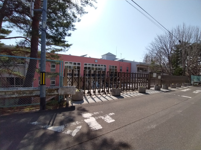 小学校　八木山小学校（小学校）まで600m