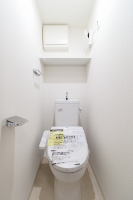 トイレ　※写真は同タイプ住戸です。