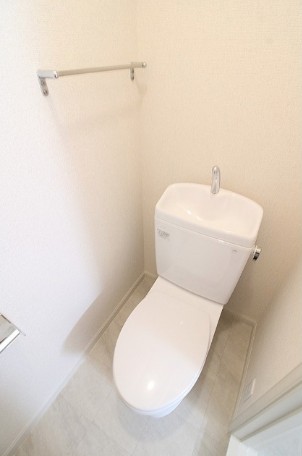 西武池袋線 桜台駅 徒歩5分 2階建 築35年のトイレ写真