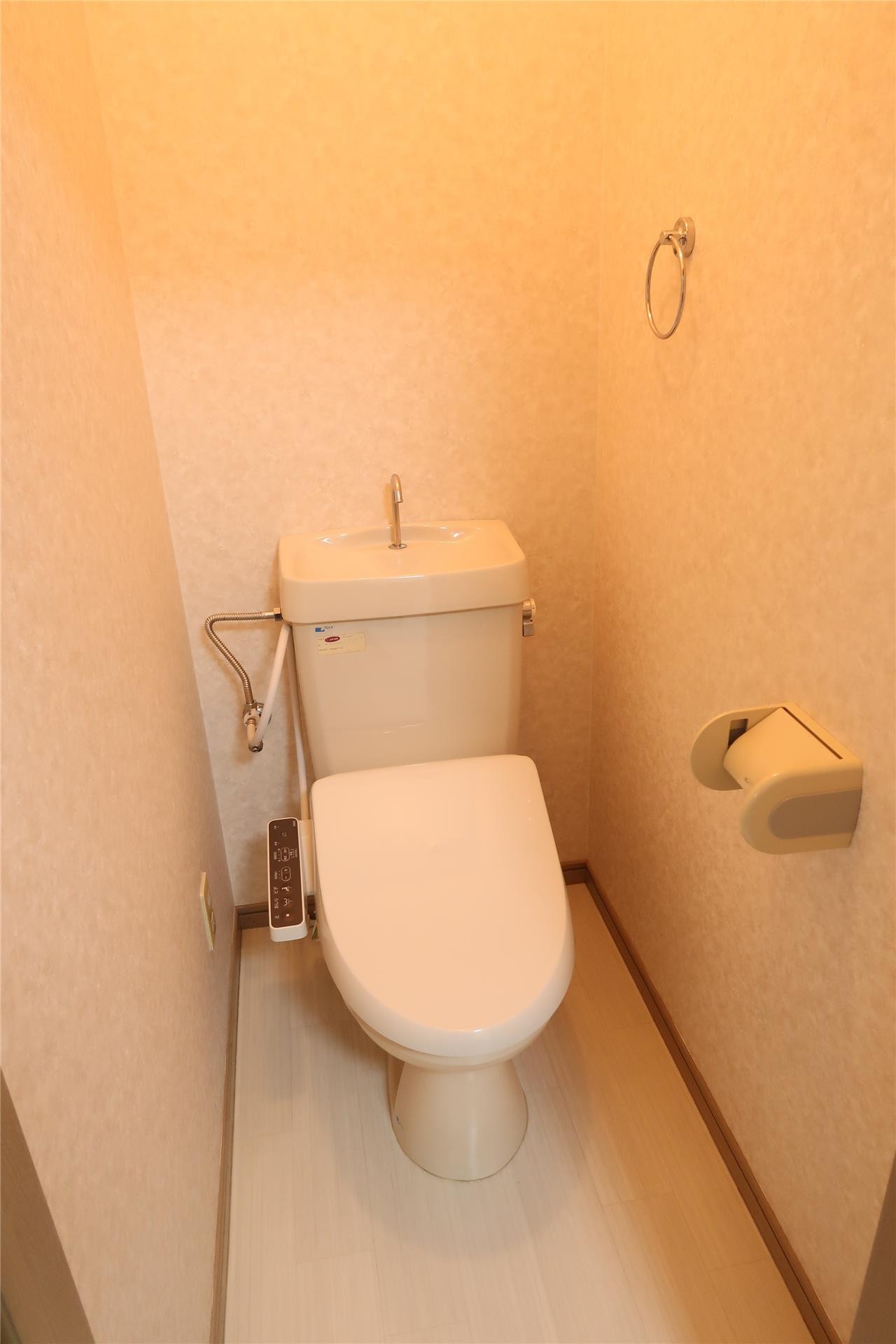 ＪＲ越後線 新潟駅 徒歩20分 2階建 築33年のトイレ写真