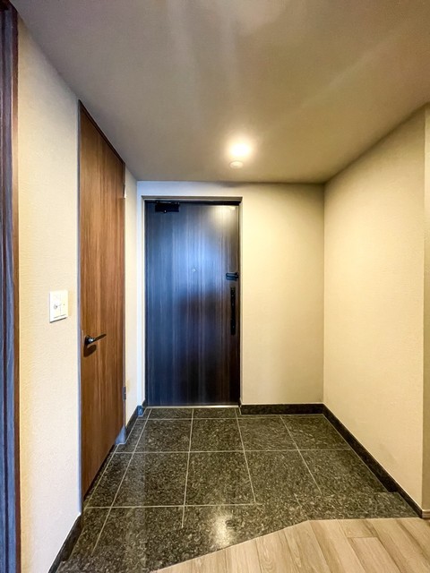 玄関　※写真は同タイプ住戸です。