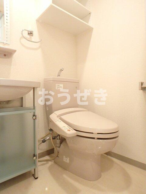 みなとみらい線 元町・中華街駅 徒歩4分 11階建 築20年のトイレ写真