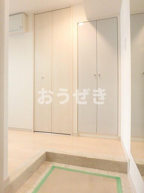 みなとみらい線 元町・中華街駅 徒歩4分 11階建 築20年の玄関写真