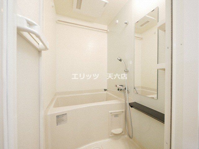 バス・シャワールーム　洗面