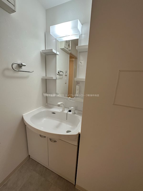 BUENA新潟萬代橋の内装写真