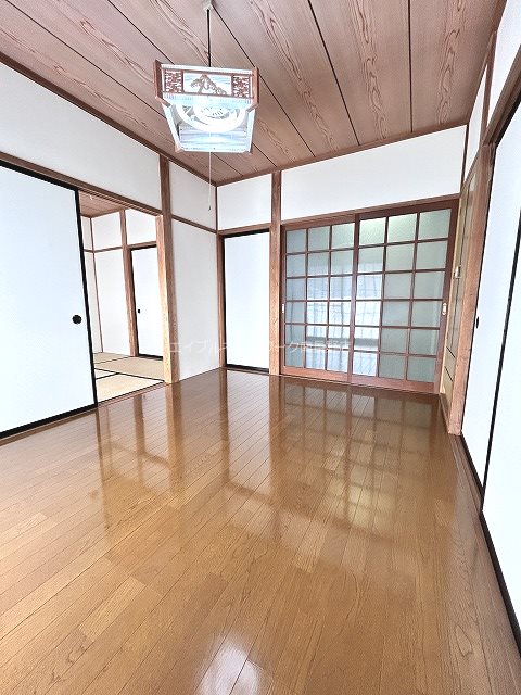 ハイツサンブロードの居間写真