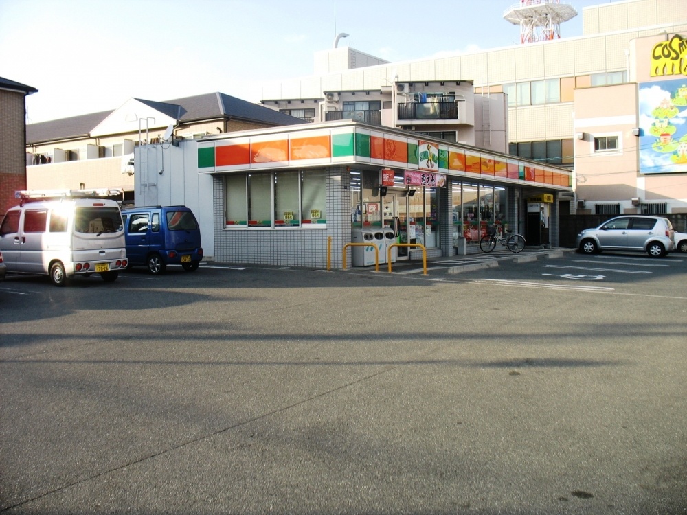 コンビニ　サンクス八尾光南町店（コンビニ）まで79m