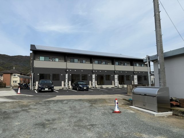 その他　敷地内ゴミステーション。無料循環バス（JR木葉駅、温泉施設）