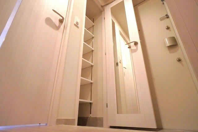 玄関　※写真は同タイプ住戸です。