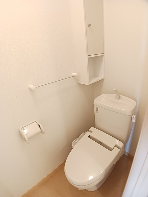 ＪＲ山陽本線 東福山駅 徒歩50分 2階建 築18年のトイレ写真