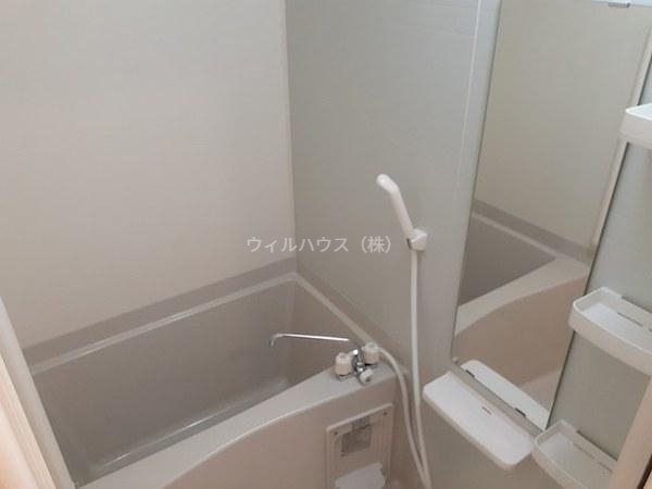 バス・シャワールーム　浴室乾燥機付きバス！