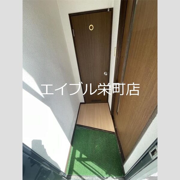 地下鉄南北線 北３４条駅 徒歩17分 3階建 築38年の玄関写真