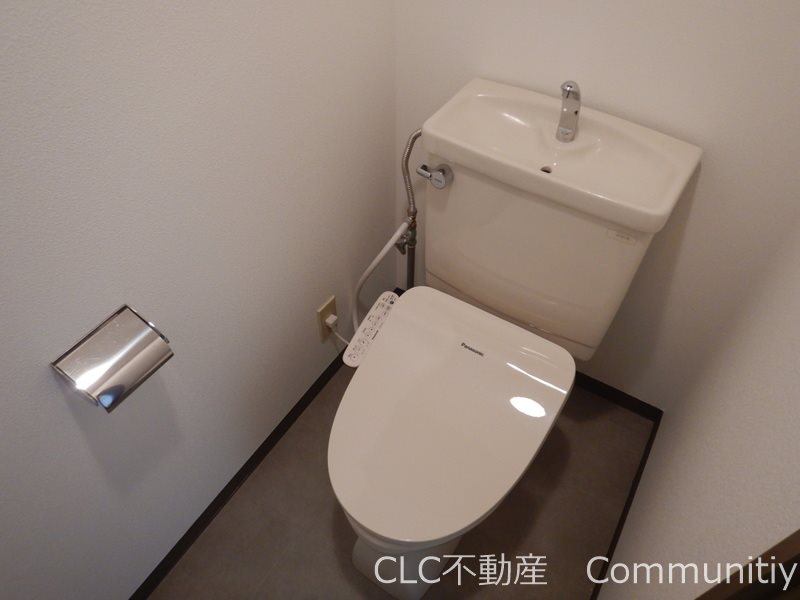 東京メトロ東西線 南行徳駅 徒歩16分 5階建 築40年のトイレ写真