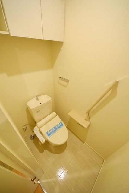 トイレ　★ウォシュレット付きのトイレです★
