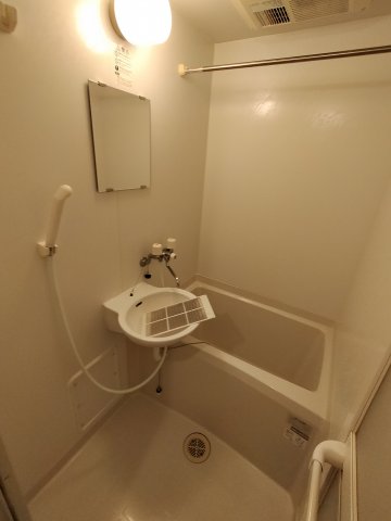 レオパレス清瀧Bの風呂写真