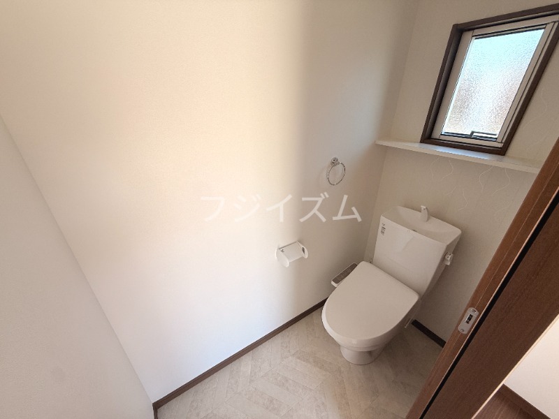 上毛電鉄 片貝駅 徒歩7分 2階建 築1年のトイレ写真