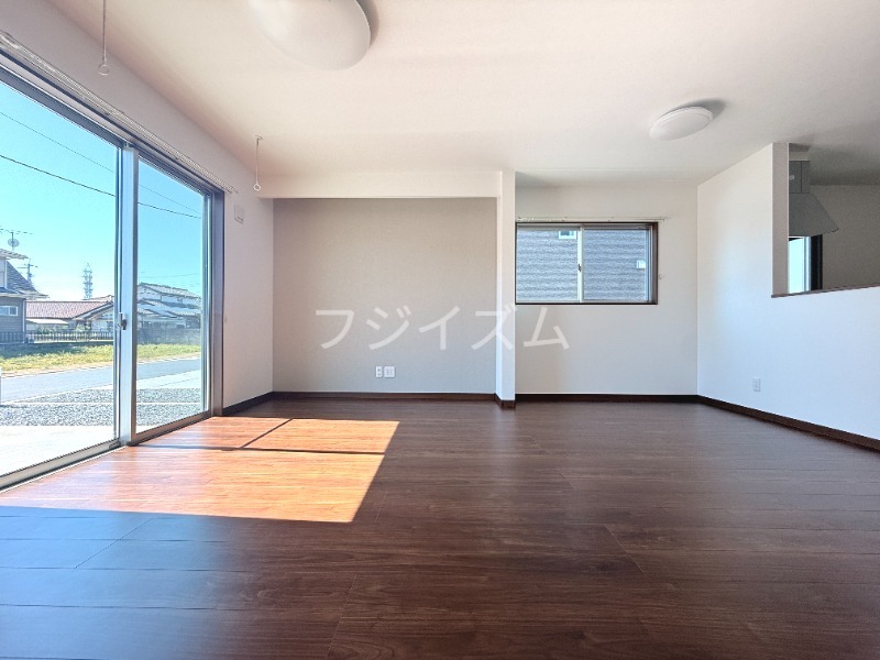 上毛電鉄 片貝駅 徒歩7分 2階建 築1年の居間写真