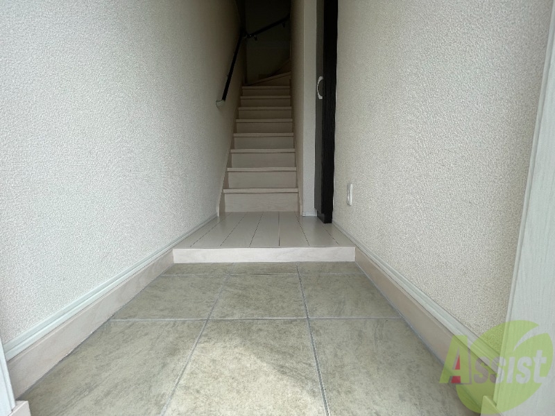 玄関　玄関でございます。毎日の出入りはこちらから。