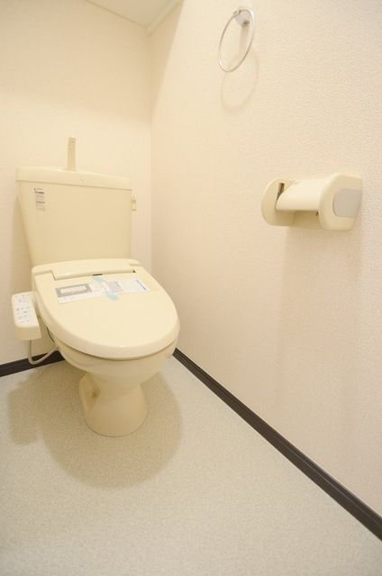 東武東上線 朝霞台駅 徒歩19分 3階建 築15年のトイレ写真