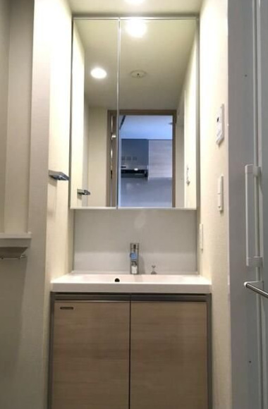 洗面設備　別部屋の画像を使用しております。