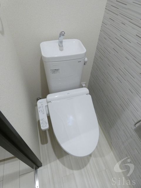 地下鉄谷町線 太子橋今市駅 徒歩5分 3階建 築7年のトイレ写真