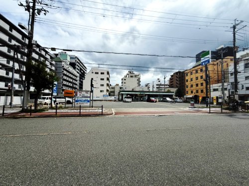 コンビニ　ファミリーマート　淀川東三国店（コンビニ）まで115m