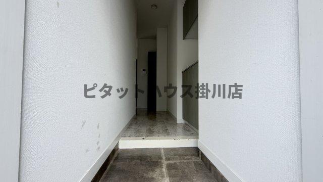 ＪＲ東海道本線 掛川駅 徒歩5分 3階建 築38年の玄関写真