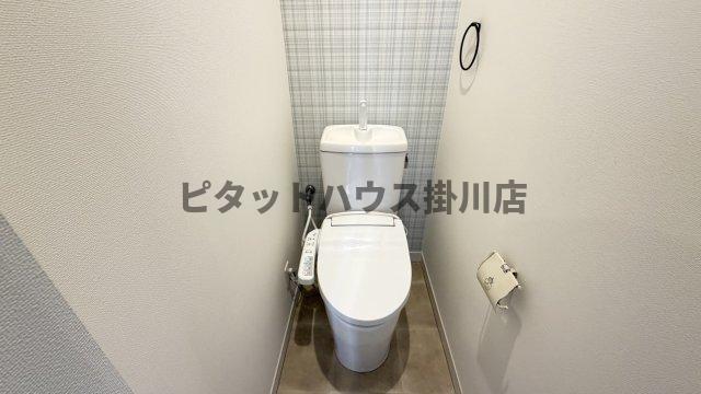 ＪＲ東海道本線 掛川駅 徒歩5分 3階建 築38年のトイレ写真